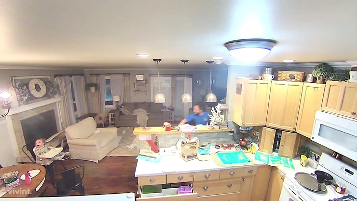 7 Büyüklüğündeki Depremde Çocuklarını Kurtarmaya Çalışan Bir Babanın Zor Anları