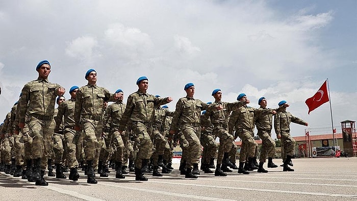 Hulusi Akar Kuvvet Komutanlarıyla Görüştü: Askerlik Süresi Kısalıyor