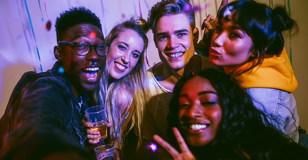 16. Итак, вы решили провести вечер вне дома. Что из перечисленного кажется вам наиболее привлекательным вариантом?