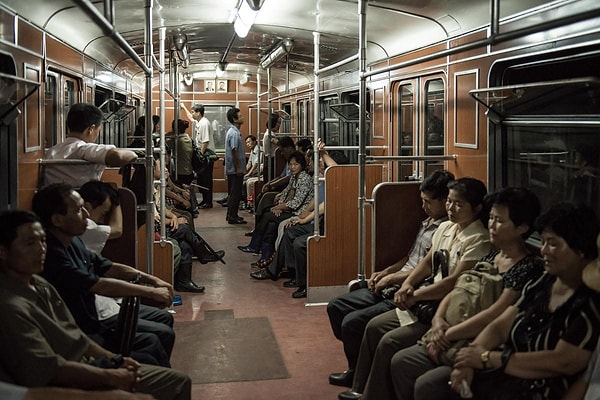 18. Пассажиры в метро