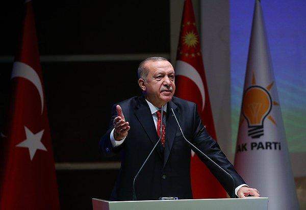 "Gezi eylemlerinde dünyayı ayağa kaldırdınız" ifadesini kullanan Erdoğan, "Niye, burası Türkiye olduğu için mi? Hadi şimdi aynı şekilde yayınlayın" dedi.