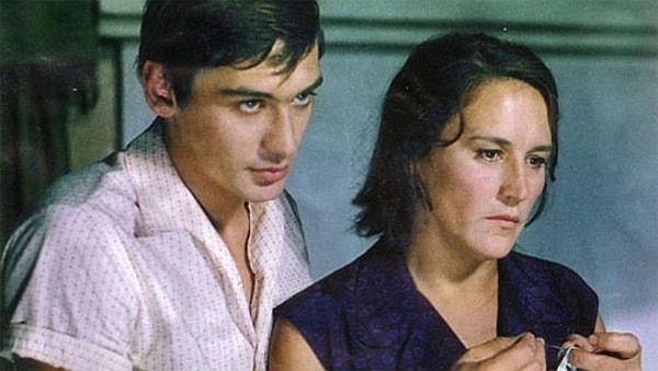 9. В этом фильме Нонна Мордюкова исполнила одну из своих лучших ролей. Называется он "Русское поле". Что насчёт зрителей?