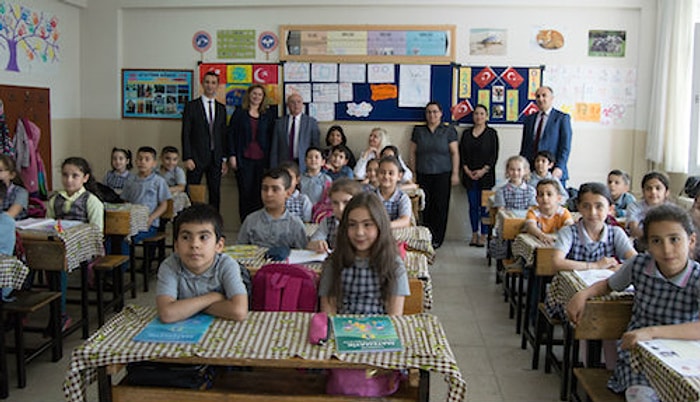 Öğretmenlerin Alan Değişikliği Ön Başvuruları Başladı! Alan Değişikliğine Nasıl Başvurulur, Atamalar Ne Zaman Açıklanacak? İşte Detaylar