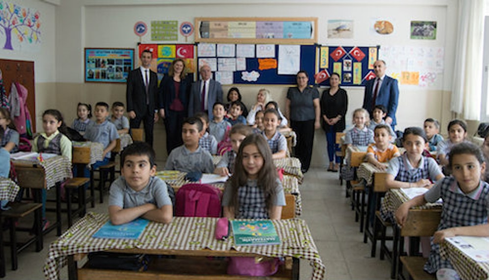 Öğretmenlerin Alan Değişikliği Ön Başvuruları Başladı! Alan Değişikliğine Nasıl Başvurulur, Atamalar Ne Zaman Açıklanacak? İşte Detaylar