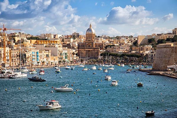 Bu değişimle, Avrupa Birliği ülkeleri arasında kürtajı tamamen yasaklayan tek ülke olarak sadece Malta kaldı.