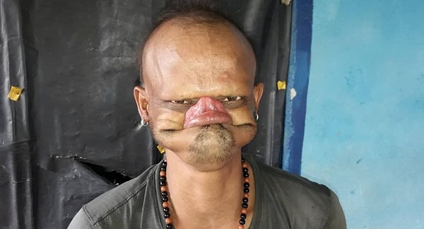 Ягья пропускает негативные комментарии людей о своей внешности мимо ушей и говорит, что он просто красавчик! :)