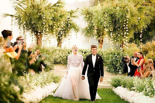 1 Eylül 2018'de İtalyan rapçi Fedez ile dünyaevine giren fenomen yine tüm sosyal medyayı sallayan bir düğünle evlenmişti.