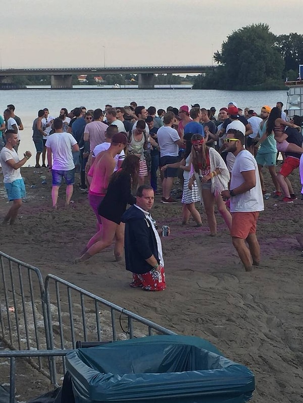 11. Его засосала опасная трясина... алкогольная