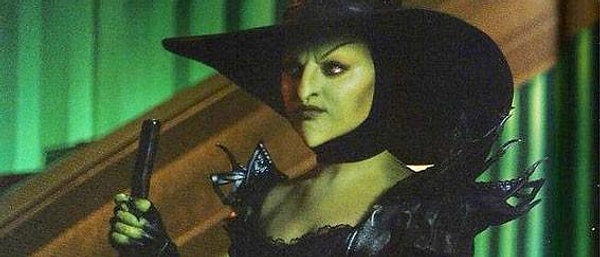 8. А кто сыграл ведьму Теодору в фильме "Оз: Великий и Ужасный"?