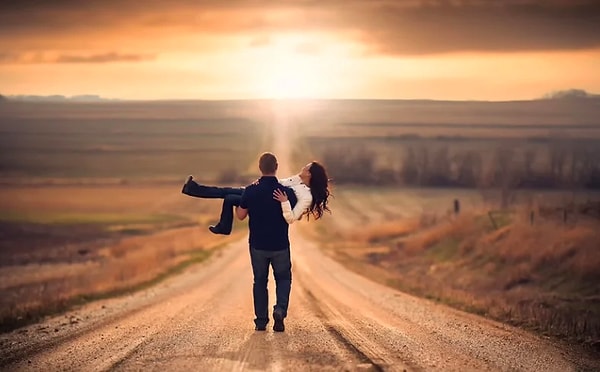 4. По дороге шел шурин с зятем, муж с женой и брат с сестрой. Сколько человек шло по дороге?