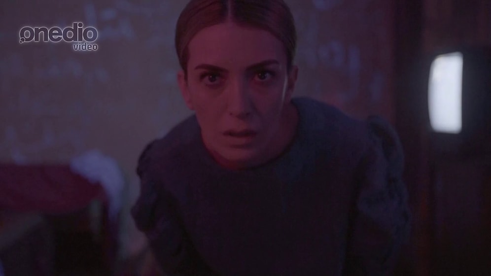 Sondaki Ev: "Ekran Başında Yalnız Olmakla Hiç İyi Etmedin!" (KORKU DOLU BİR HİKAYE)