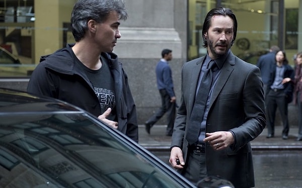 6. Режиссером боевика остался Чад Стахелски. Он также был дублером Киану в фильме «Матрица» и сиквелах.