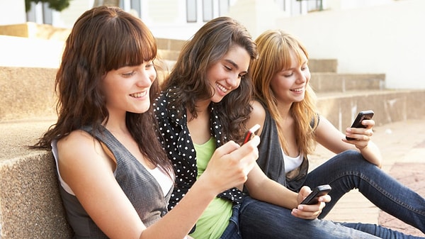 14. Вы когда-нибудь писали сообщения человеку, который находится с вами в одном доме?