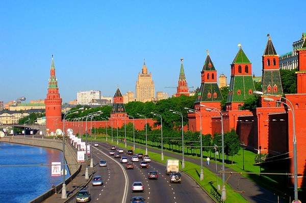 3. Сколько башен у Московского Кремля?