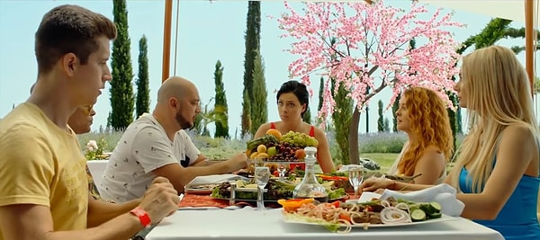 6. Женщины против мужчин: Крымские каникулы