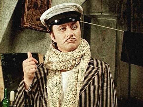 5. Какой пистолет Остап Бендер обещал дать Кислярскому в романе «Двенадцать стульев»?