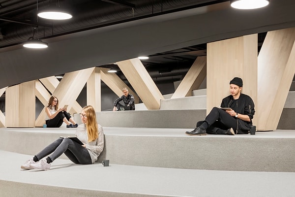 Цель этой превосходной библиотеки, повествование о которой можно продолжать бесконечно, состоит в том, чтобы вместо похода в торговый центр подвести людей к более конструктивной деятельности в их свободное время.