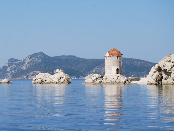 6. Какую страну называют Элладой?