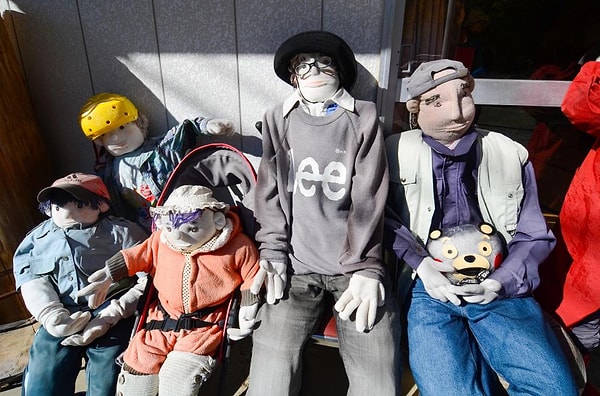 Население Японии в настоящее время составляет около 127 миллионов, но ожидается, что через 35 лет оно упадет ниже 100 миллионов.