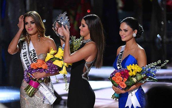 5. Sadece anons skandalları bizde olmuyor! 2015 yılında ABD'nin Las Vegas kentinde düzenlenen Miss Universe'de yarışmayı kazanan isim yanlış anons edildi. Yarışmanın birincisinin Kolombiyalı Ariadna Gutierrez Arevalo olduğu açıklandı fakat gerçek birinci Pia Alonzo Wurtzbach'di.
