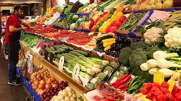 3. Türkiye İstatistik Kurumu’nun 2018 ikinci tahminine göre, bitkisel üretim her alanda azaldı. Bir önceki yıla göre tahıllar ve diğer bitkisel ürünlerde yüzde 4.2, sebzelerde yüzde 3, meyvelerde üretim yüzde 1.7 oranında düştü.