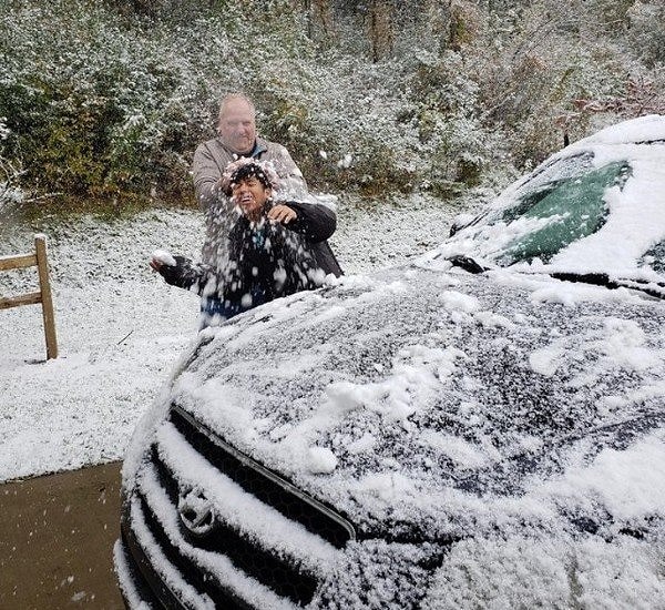 3. "Как снег на голову" - это точно про это фото!