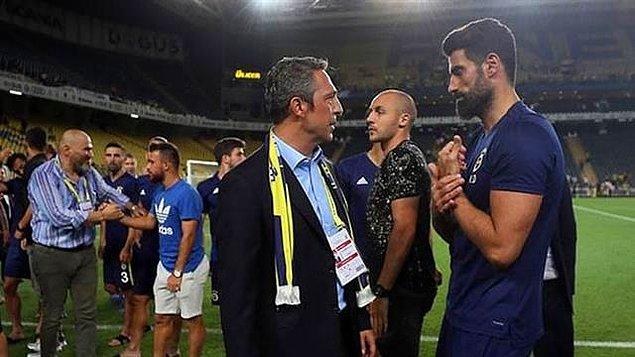 Fenerbahçe Kulübü Başkanı Ali Koç, ekim ayının başında kadro dışı bırakılan takım kaptanı Volkan Demirel'in kendisine ve başkan vekili Semih Özsoy'a saygısızlık yaptığını, yardımcı antrenör Erwin Koeman'ın da üzerine yürüdüğünü açıklamıştı.