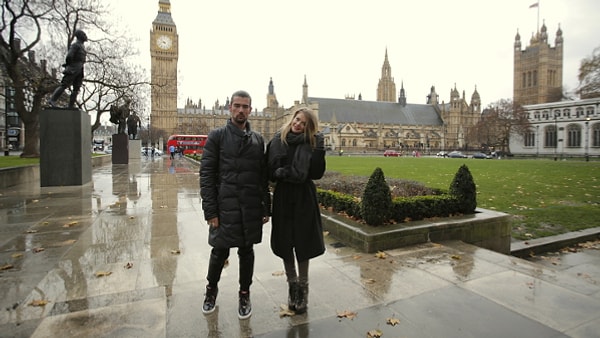 4. Бьют часы на старой башне. А башня эта находится в...