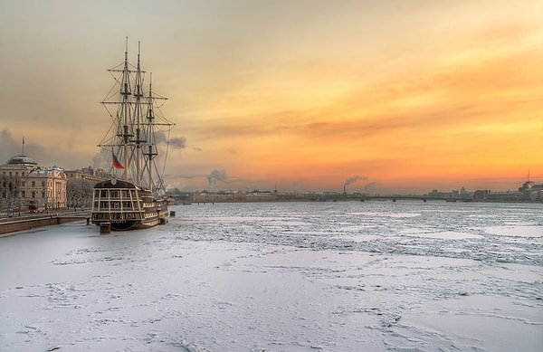 1. Откуда берет начало река Нева?