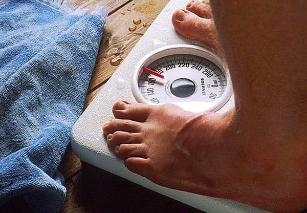 160 cm boyunda bir kadınsanız günde 1400 kalorilik yiyecek yiyebilirsiniz. Hiç spor yapmasanız bile aynı gün yataktayken, aldığınız bütün kalorileri yakmış olursunuz.