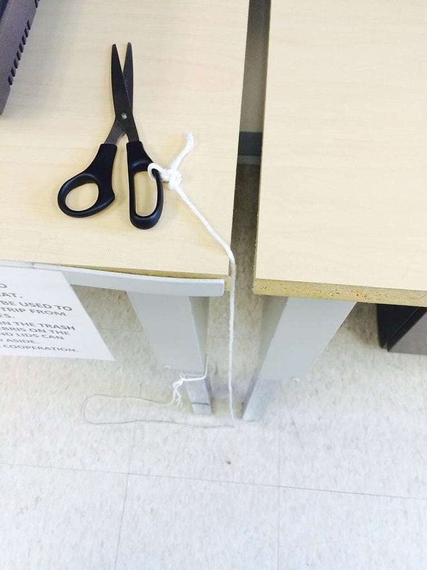 2. Либо тот, кто решил таким образом спасти ножницы от кражи, идиот, либо он держит за идиотов всех остальных людей