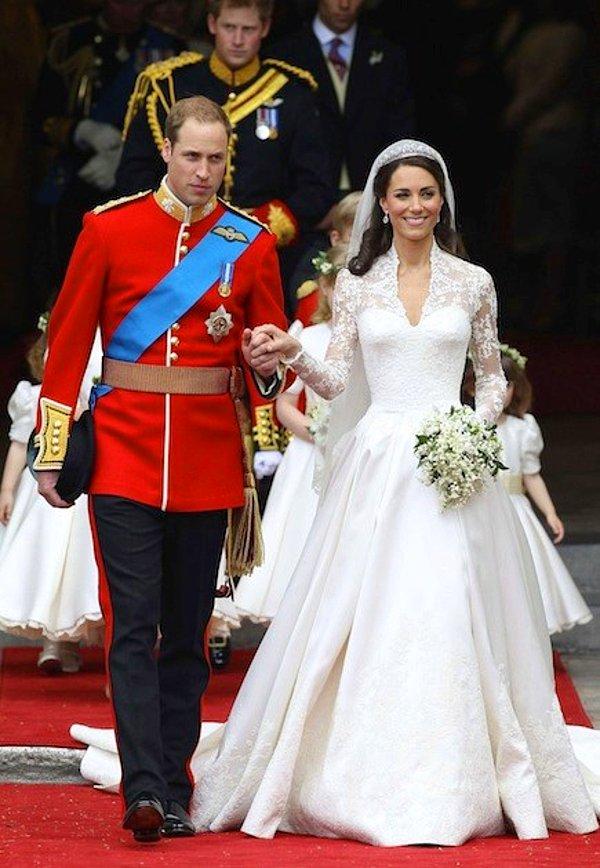 Biri 2011 yılında Prens William ile evlenerek kraliyete gelin giden Kate Middleton,