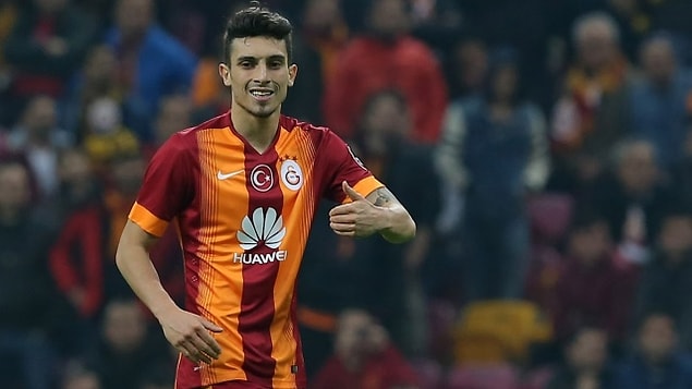 16. Alex Telles