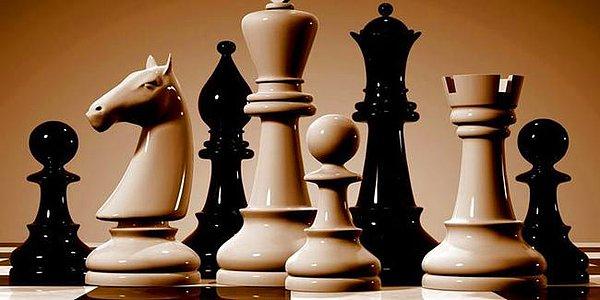 Rivayete göre dönemin Hint İmparatoru Pers İmapratoru olan İran şahı Nevşiyan'a bir mektup ile 'satranç' oyununu gönderir. Üstelik oyunla ilgili hiçbir açıklama yapmadan.