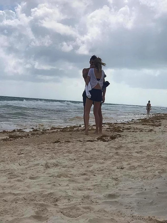 Geçtiğimiz günlerde Şeyma Subaşı ile Fransız DJ Guido Senia'nın Tulum sahilinde çekilmiş fotoğrafları gündeme bomba gibi düşmüştü.