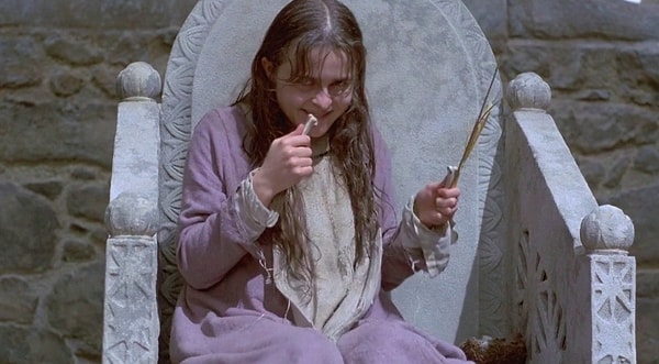 3. Что является причиной того, что Офелия потеряла рассудок в трагедии "Гамлет"?