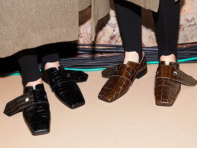 simdi sira buna geldi cirkin ayakkabi trendi 2019 da kut burunlu ayakkabilarla devam ediyor onedio com