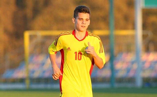 Babasının akademisinde yetişen genç futbolcu daha sonra babasının olan FC Viitorul takımında forma giydi.