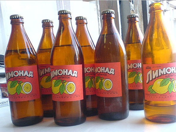 13. Как назывались такие бутылки?