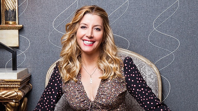 14. Sara Blakely dünyanın en başarılı iş insanlarından biri. Günümüz kadınları için çok önemli olan toplayıcı ve görünmez çorap korseleri geliştiren Blakely kimseden yardım görmeden, kendi fikri ve çabalarıyla başarı basamaklarını tırmanmıştır.