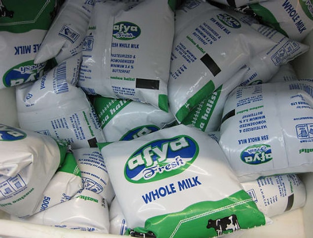 12. Kenya: Bir poşet süt (500 mL ya da iki bardak)