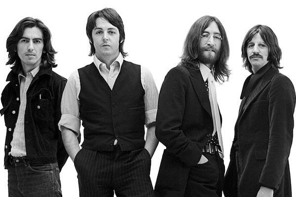 8. Какую группу создал Пол Маккартни после распада The Beatles?