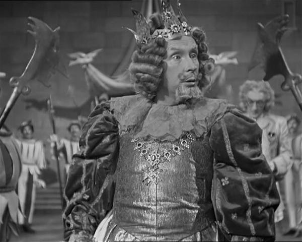 6. Куда грозился уйти король из советской сказки "Золушка"?