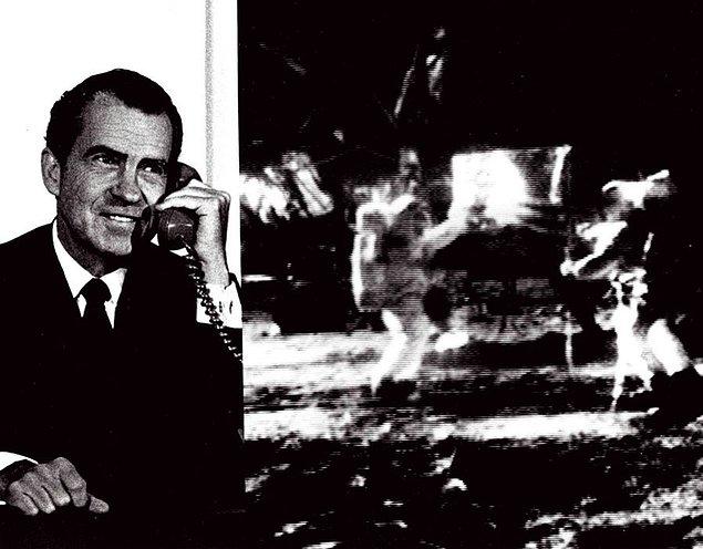 28. Eski ABD Başkanı Richard Nixon, Apollo 11 astronotlarını kutluyor.