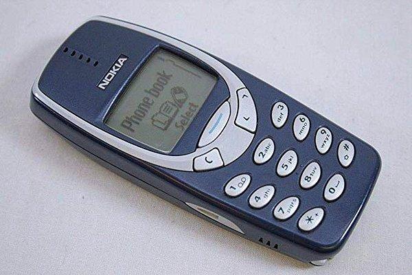 2000'li yılların başlarında telefon sektörünün öncüsü şüphesiz Nokia'ydı. Modelleri ilgiyle takip ediliyor ve çılgınca satılıyordu.
