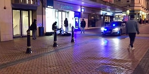 Beatbox Yapan Sokak Müzisyenlerine Sireniyle Eşlik Eden Polis Arabası
