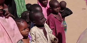 Hayatlarında İlk Defa Pamuk Şekeri Yiyen Afrikalı Çocukların Korkuyla Karışık Yaşadıkları Mutluluk Anları!
