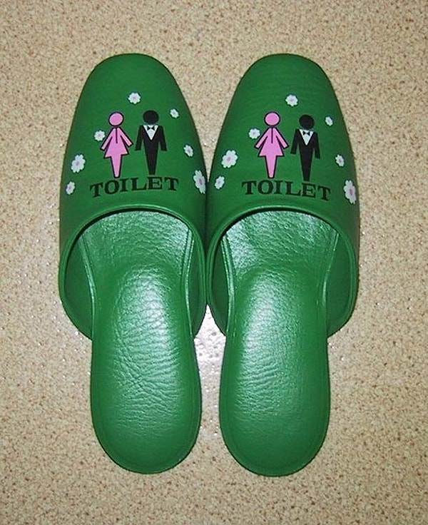 6. Тапочки для туалета