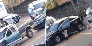 Polisler Tarafından Hırsızlık Şüphesiyle Durdurulan Babasını Taklit Ederek Ellerini Yukarı Kaldıran Ufaklık