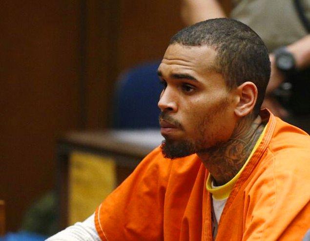 Ünlü rap ve R&B yıldızı Chris Brown, önceki gece Paris'te tecavüz ve uyuşturucu suçlarından gözaltına alındı.
